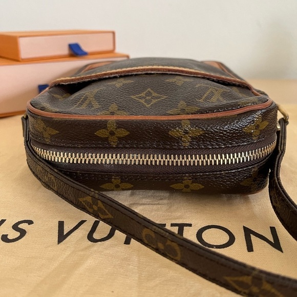 Louis Vuitton Danube Crossbody PM Unisex EUC Circa 1989 - Picture 5 of 17